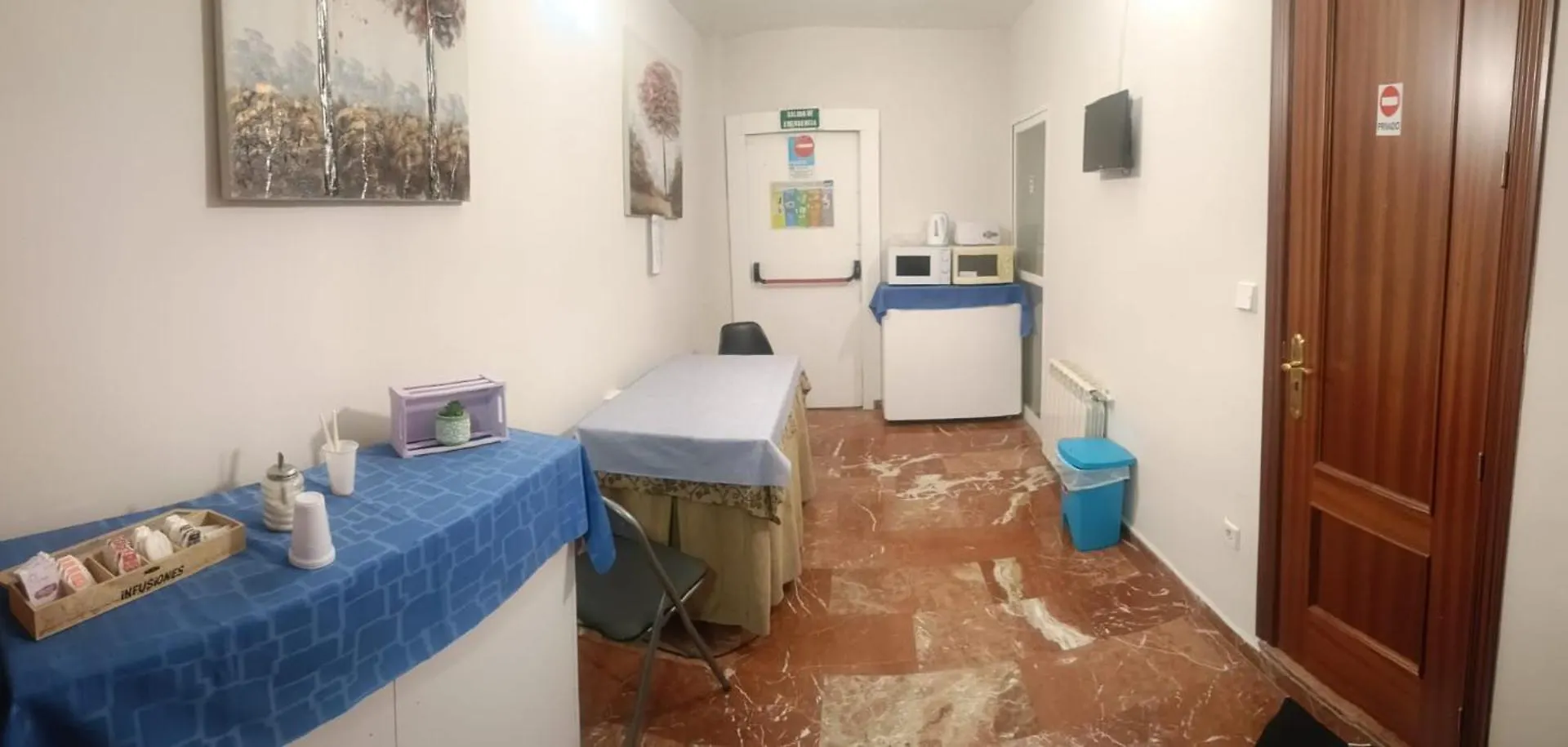 Hostal Nevot Granada Guest house