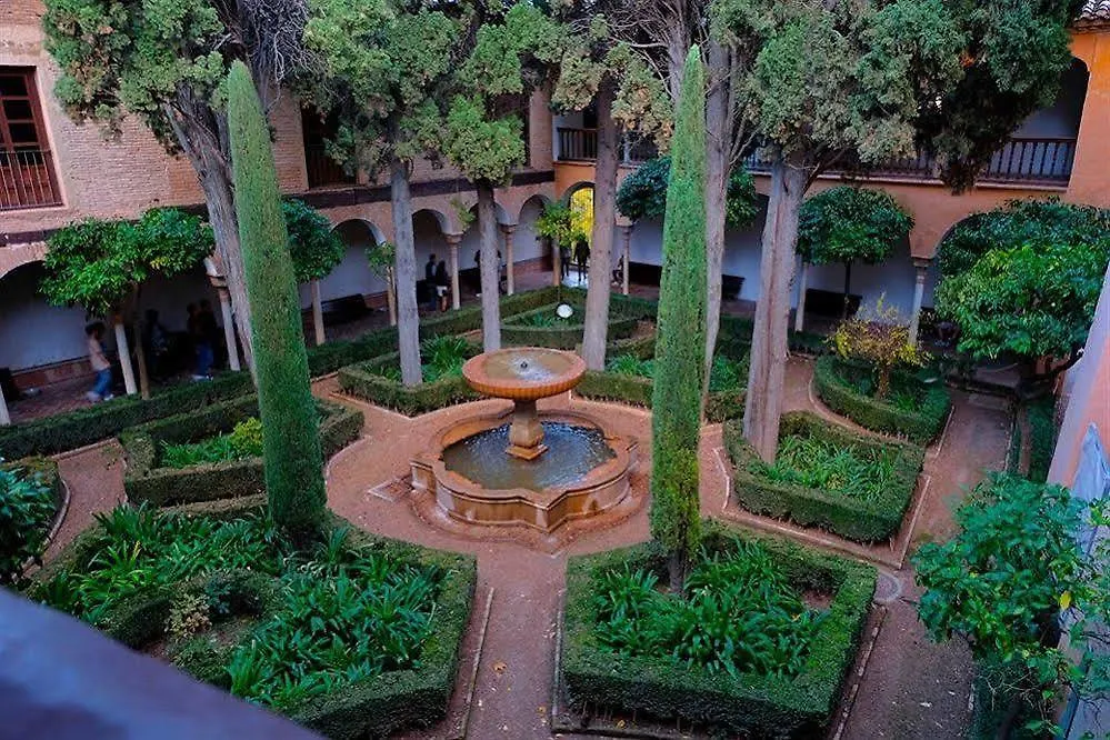 Guest house Hostal Nevot Granada