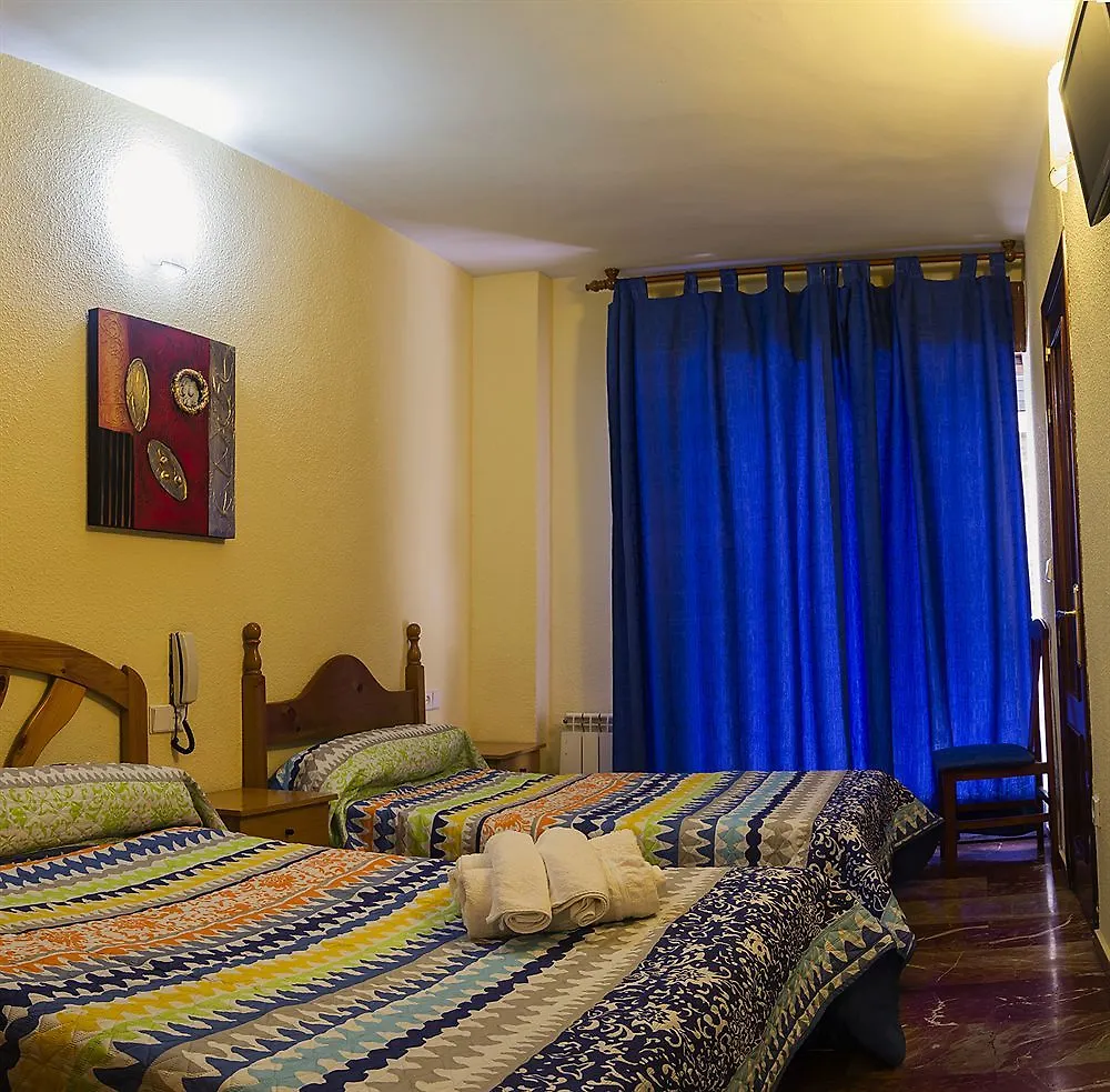 Hostal Nevot Granada Guest house