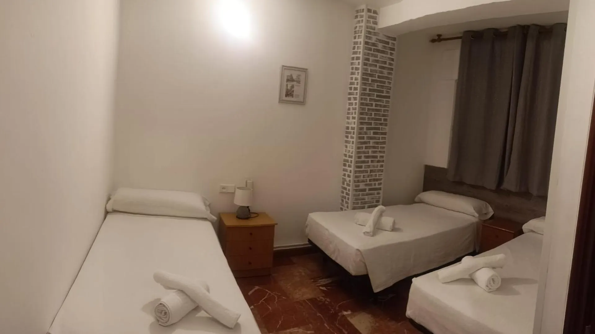 Hostal Nevot Granada Guest house