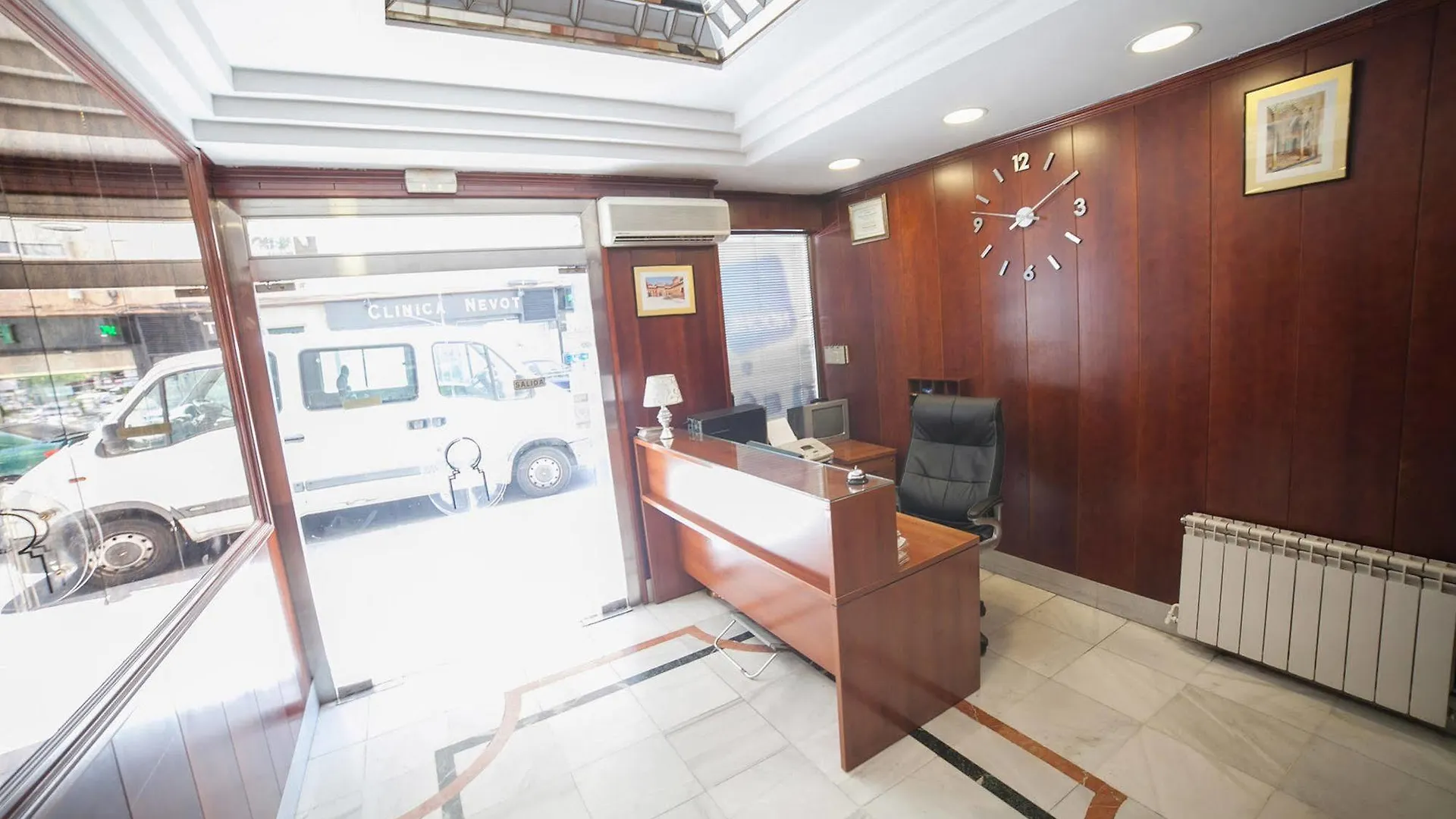 Hostal Nevot Granada Guest house